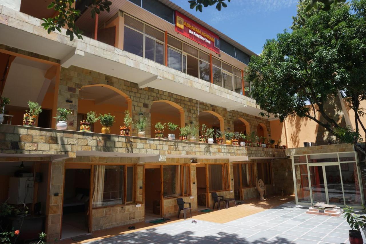 Hotel Abhayam Ashram Rishīkesh Zewnętrze zdjęcie