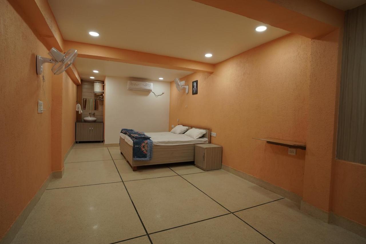 Hotel Abhayam Ashram Rishīkesh Zewnętrze zdjęcie